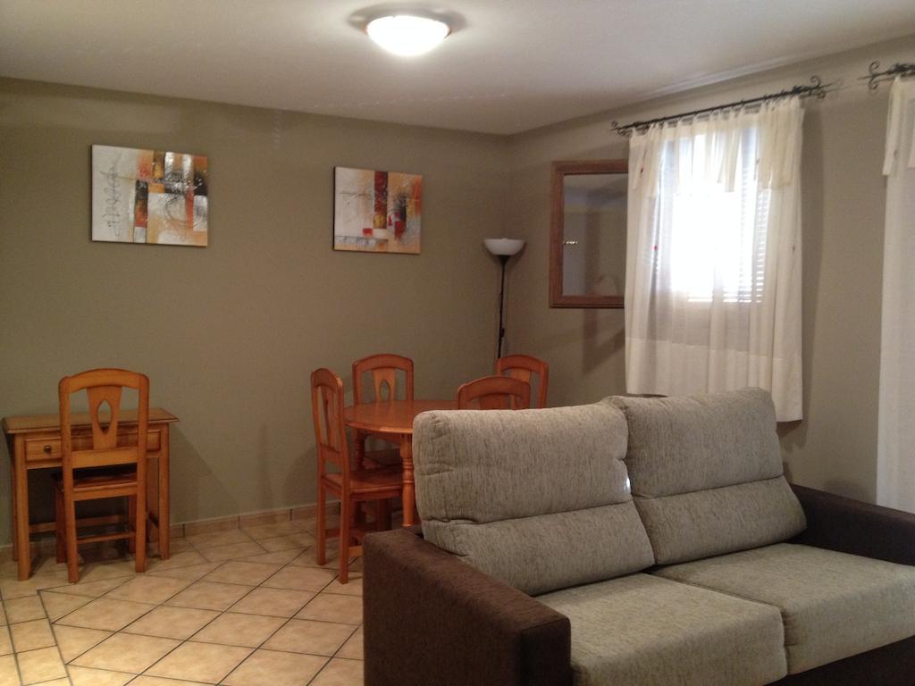 Apartamentos Residencial Fornocal Alquezar Room photo